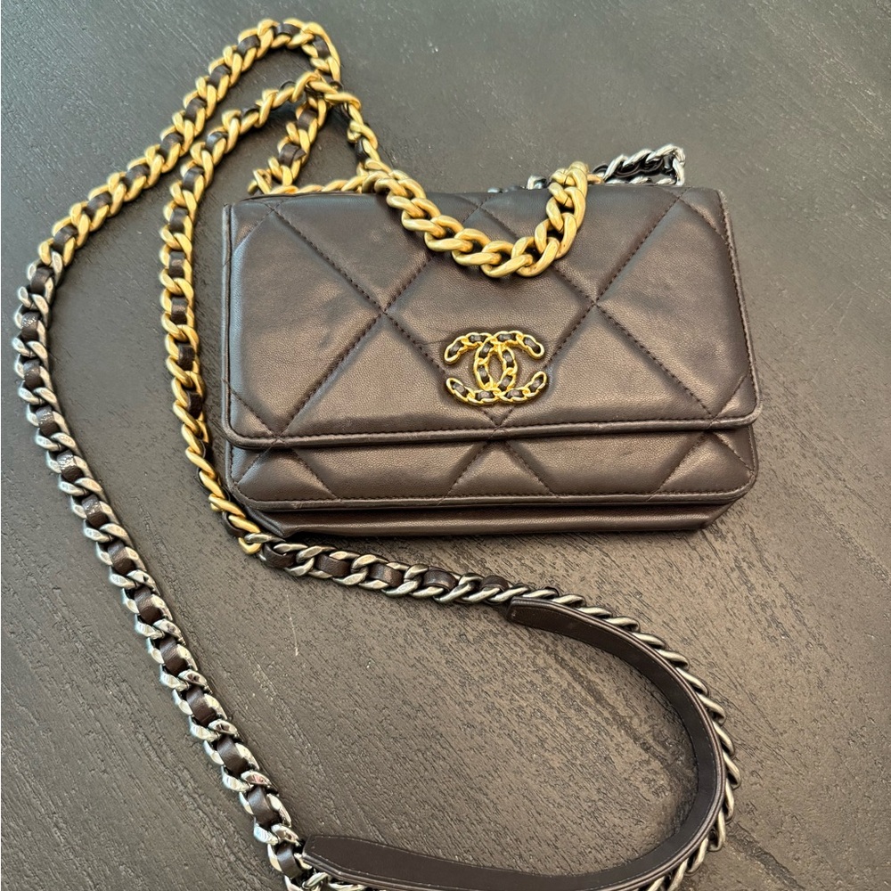 Chanel brown Quilted wallet on chain